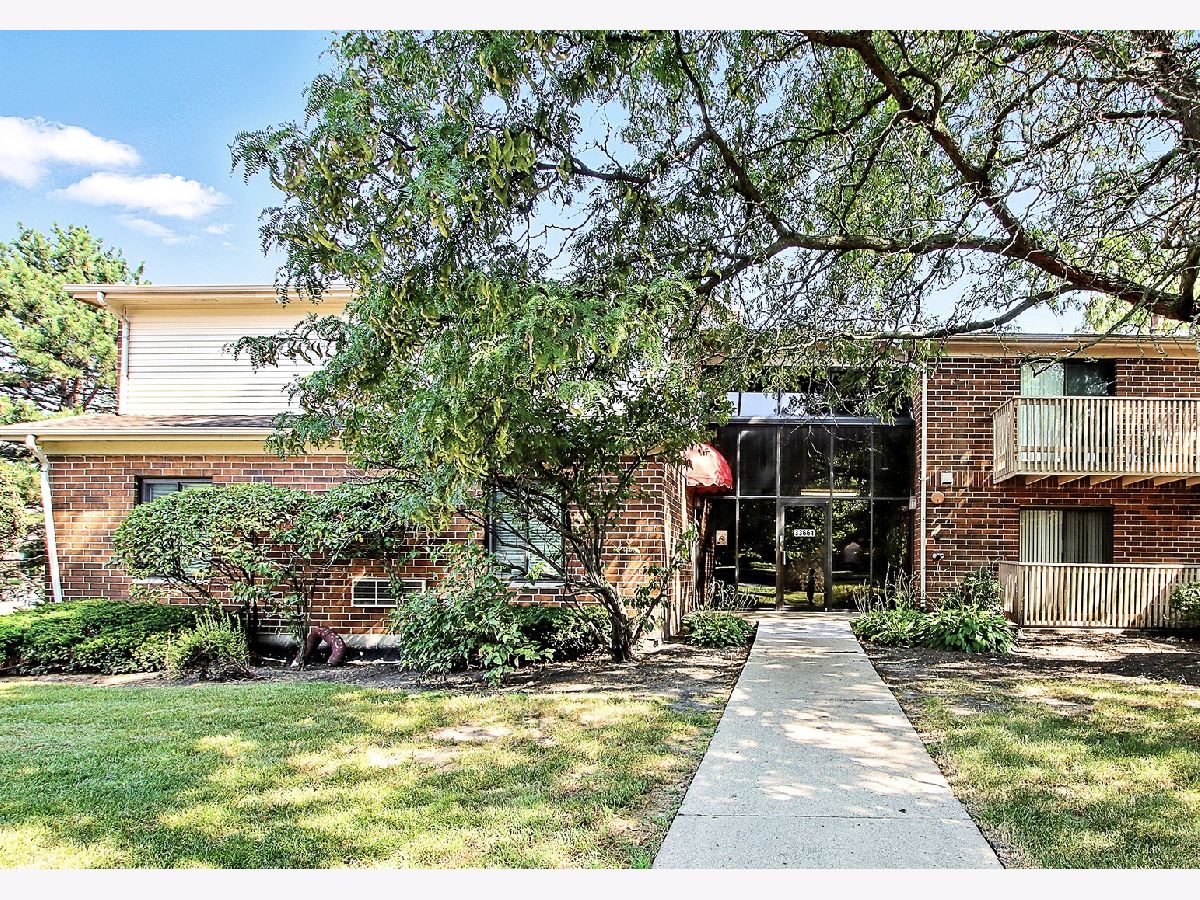 Condominiums Sold Royal Oak Grayslake Illinois, 33661 Royal Oak