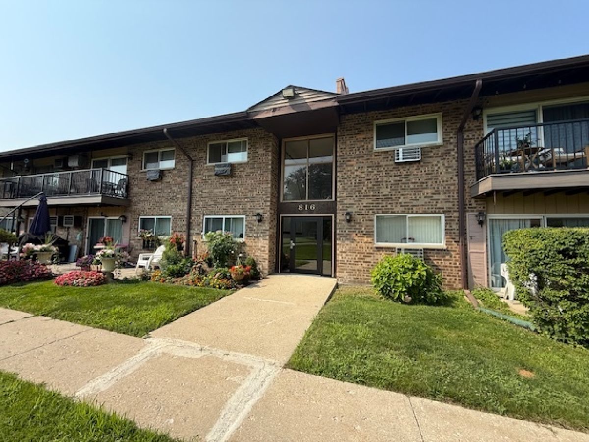 Condominiums Sold Willow Heights Prospect Heights Illinois, 816 Old Willow