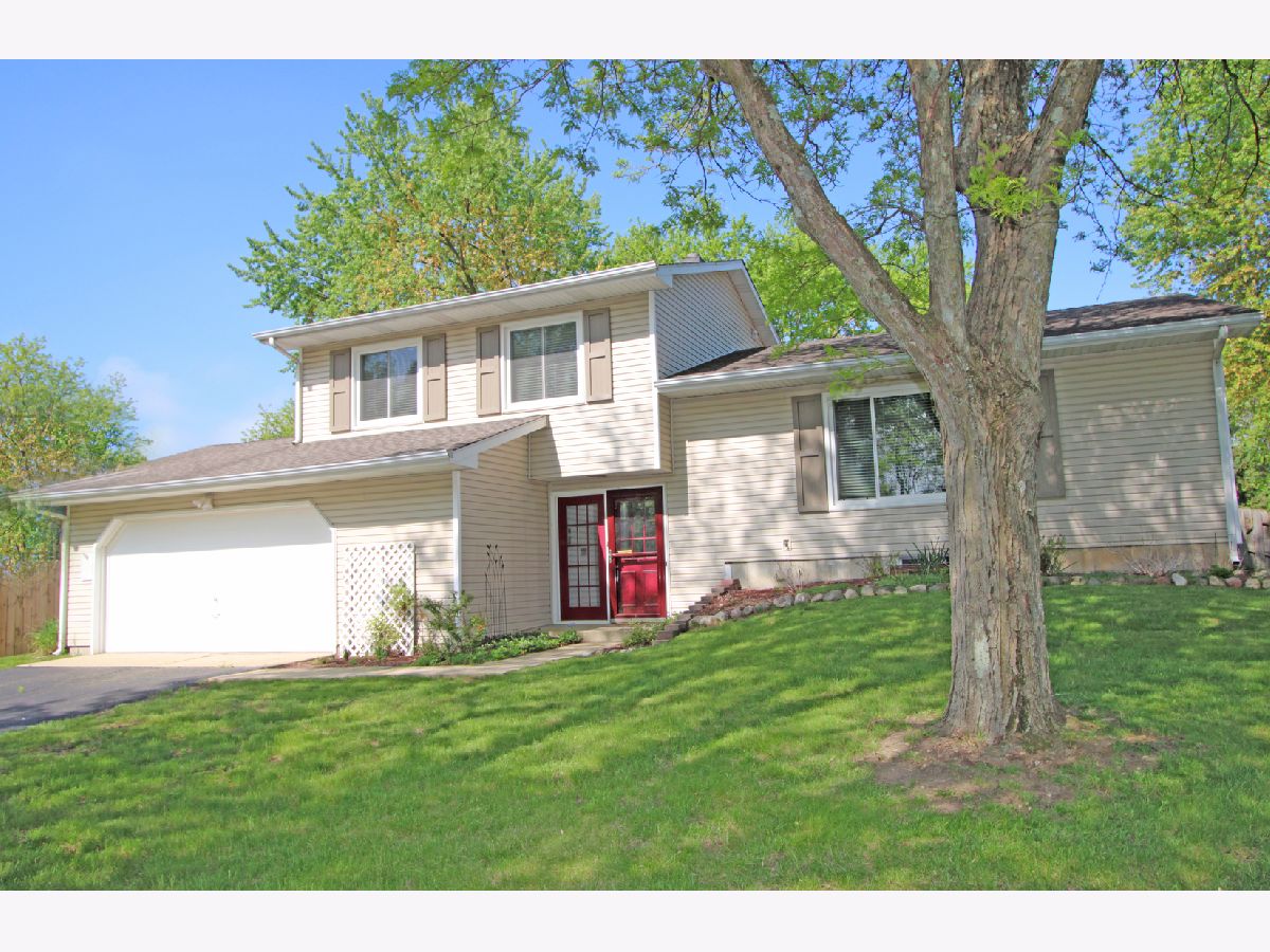  For Sale Cary Illinois, 50 Asbury Lane