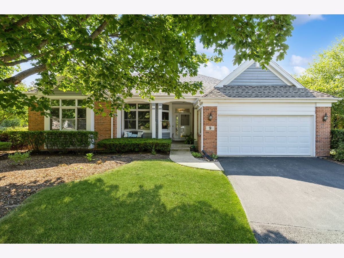  For Sale Lake In The Hills Illinois, 9 La Costa Court