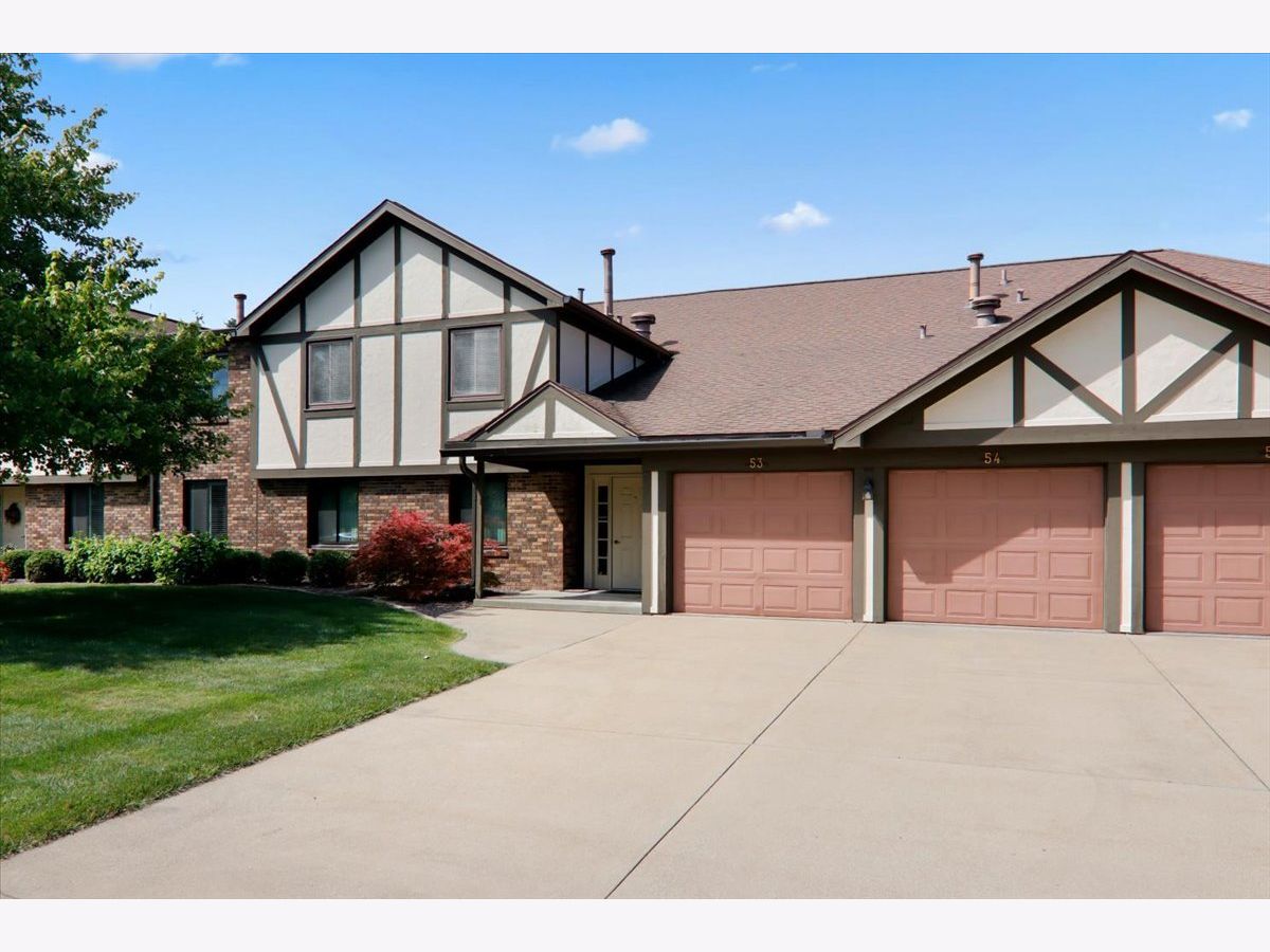 Condos & Townhomes For Sale Brandywine Bloomington Illinois, 54 Brandywine Court