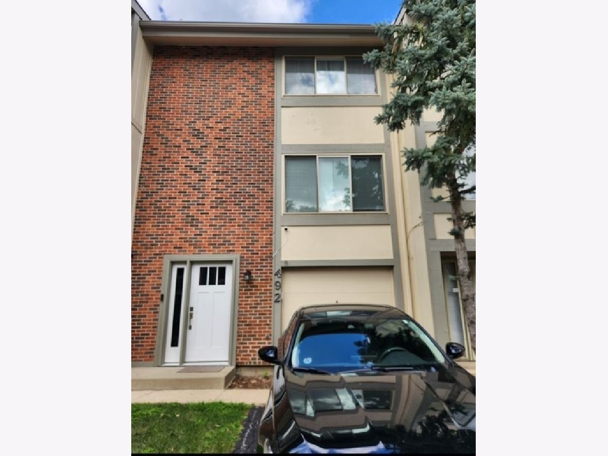  For Sale Roselle Illinois, 492 Canterbury Trail