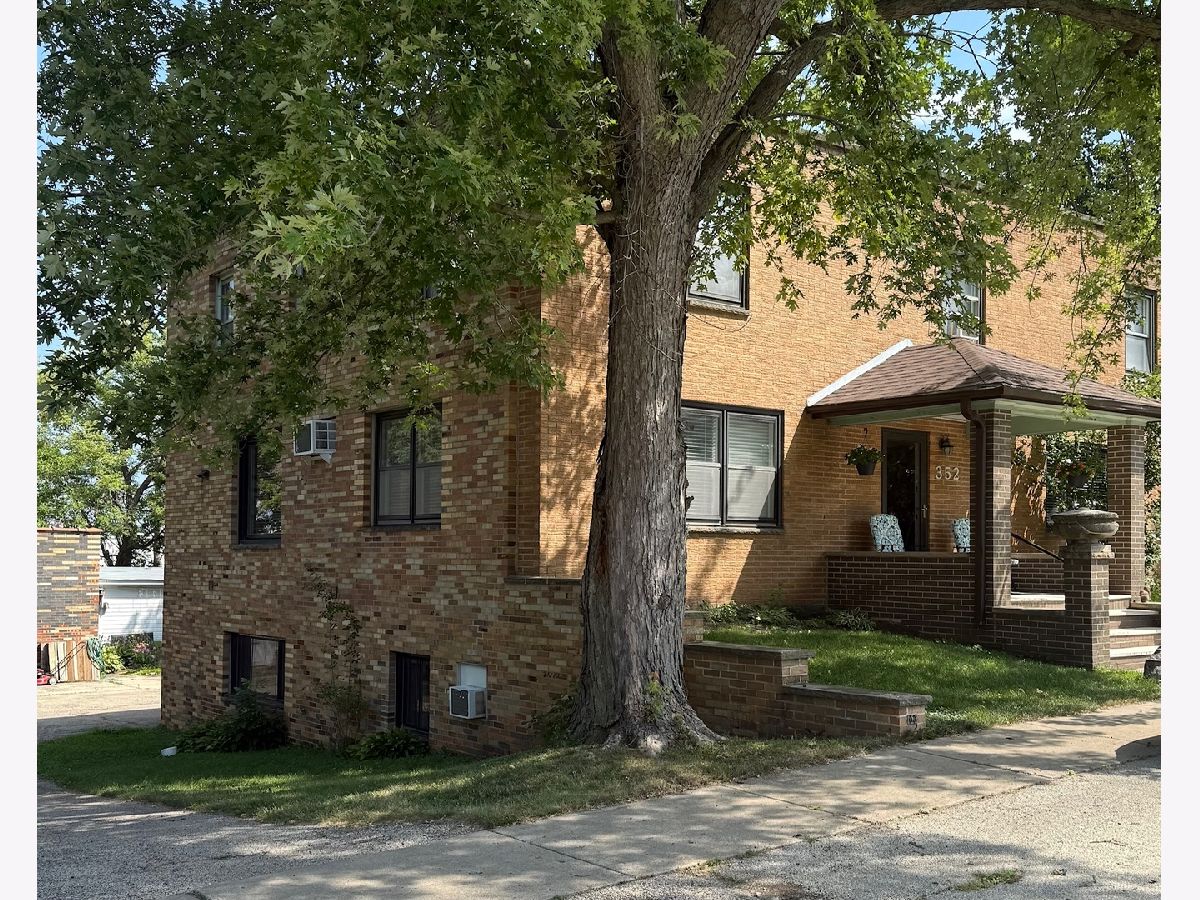  Rented Hampshire Illinois, 352 Washington