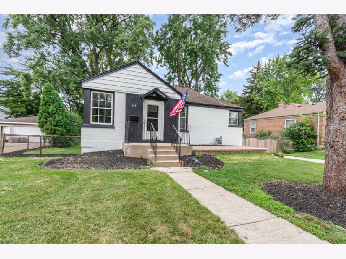  Rented Clarendon Hills Illinois, 24 Hiawatha