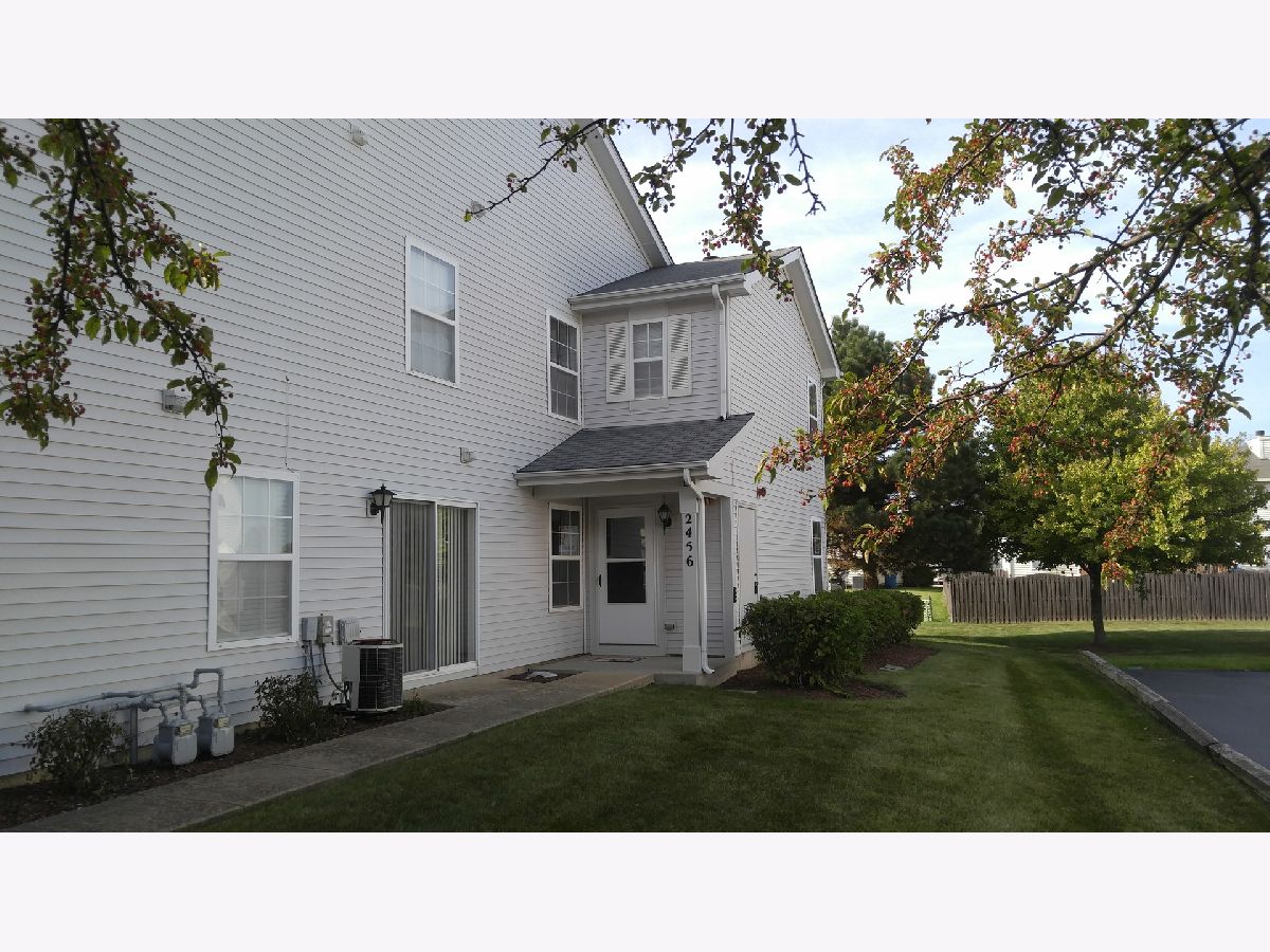 Homes & Townhomes & Condos For Rent Lakewood Valley Aurora Illinois, 2456 Frost