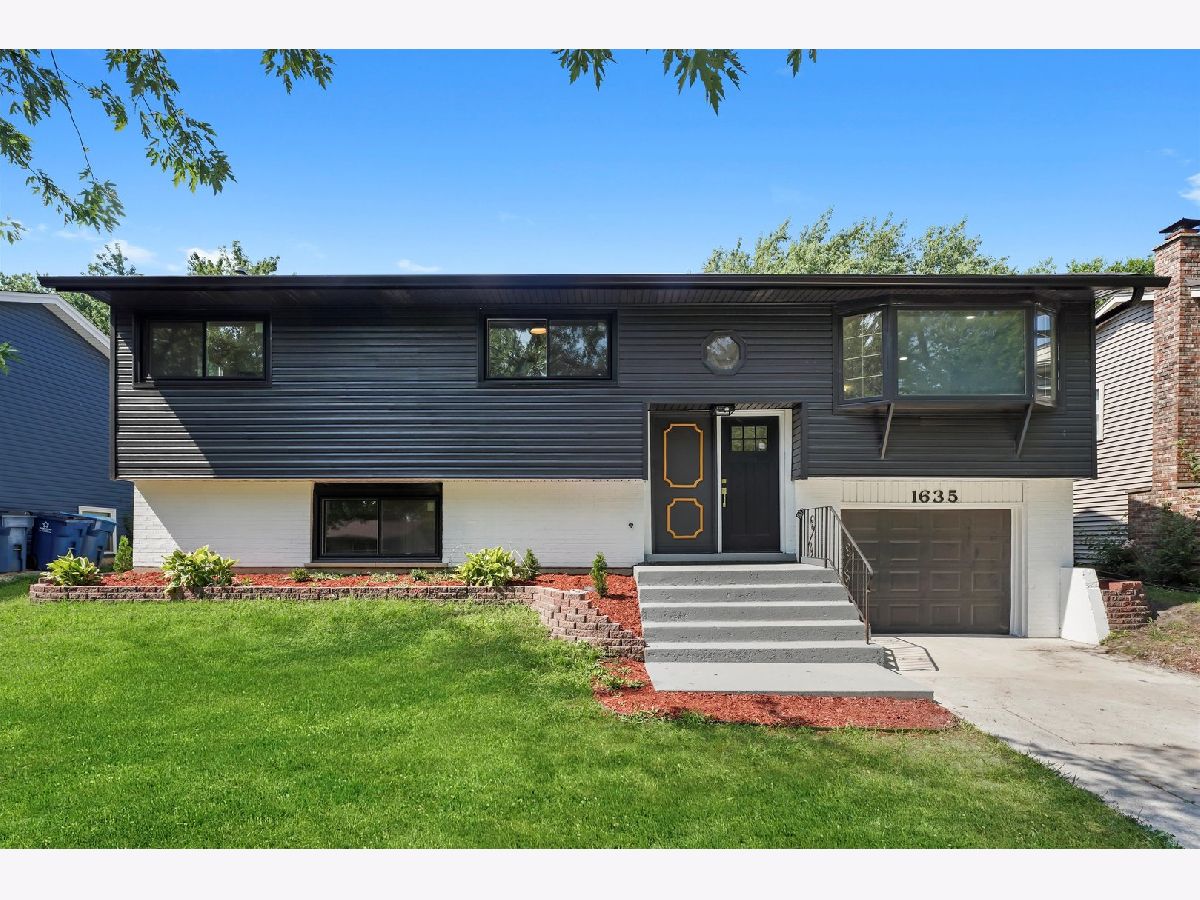  For Sale Sauk Village Illinois, 1635 216th Street