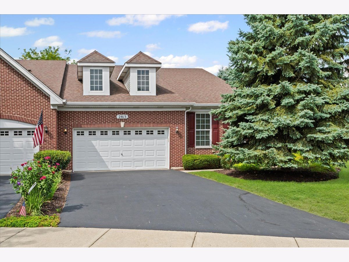 Townhomes For Sale Hampton Park Naperville Illinois, 2813 Bond Circle