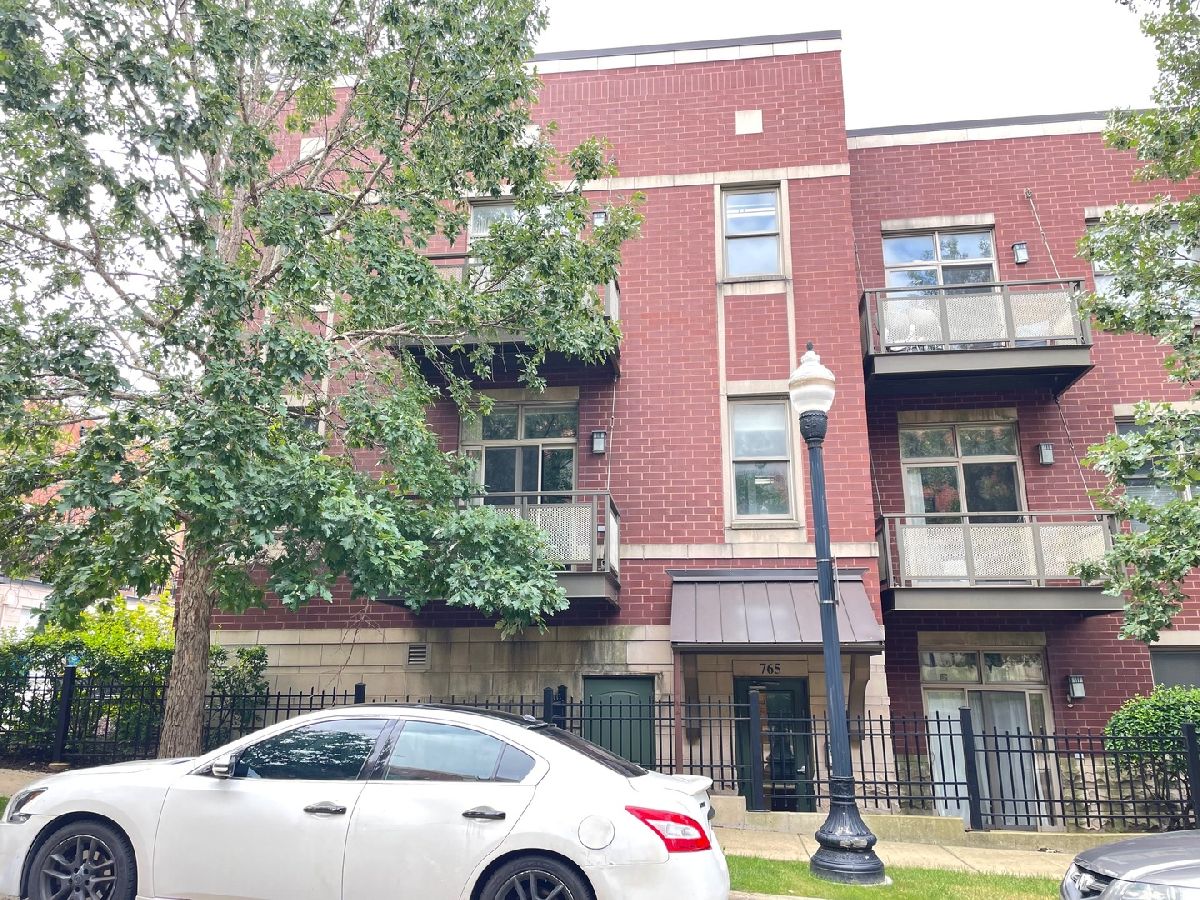 Condos & Townhomes & Homes For Sale University Village Chicago Illinois, 765 15th Street