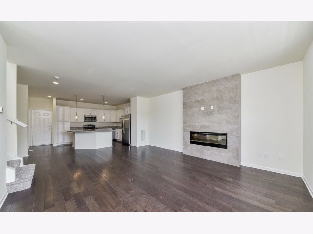 Townhomes Rented Union Square Aurora Illinois, 4126 Liberty