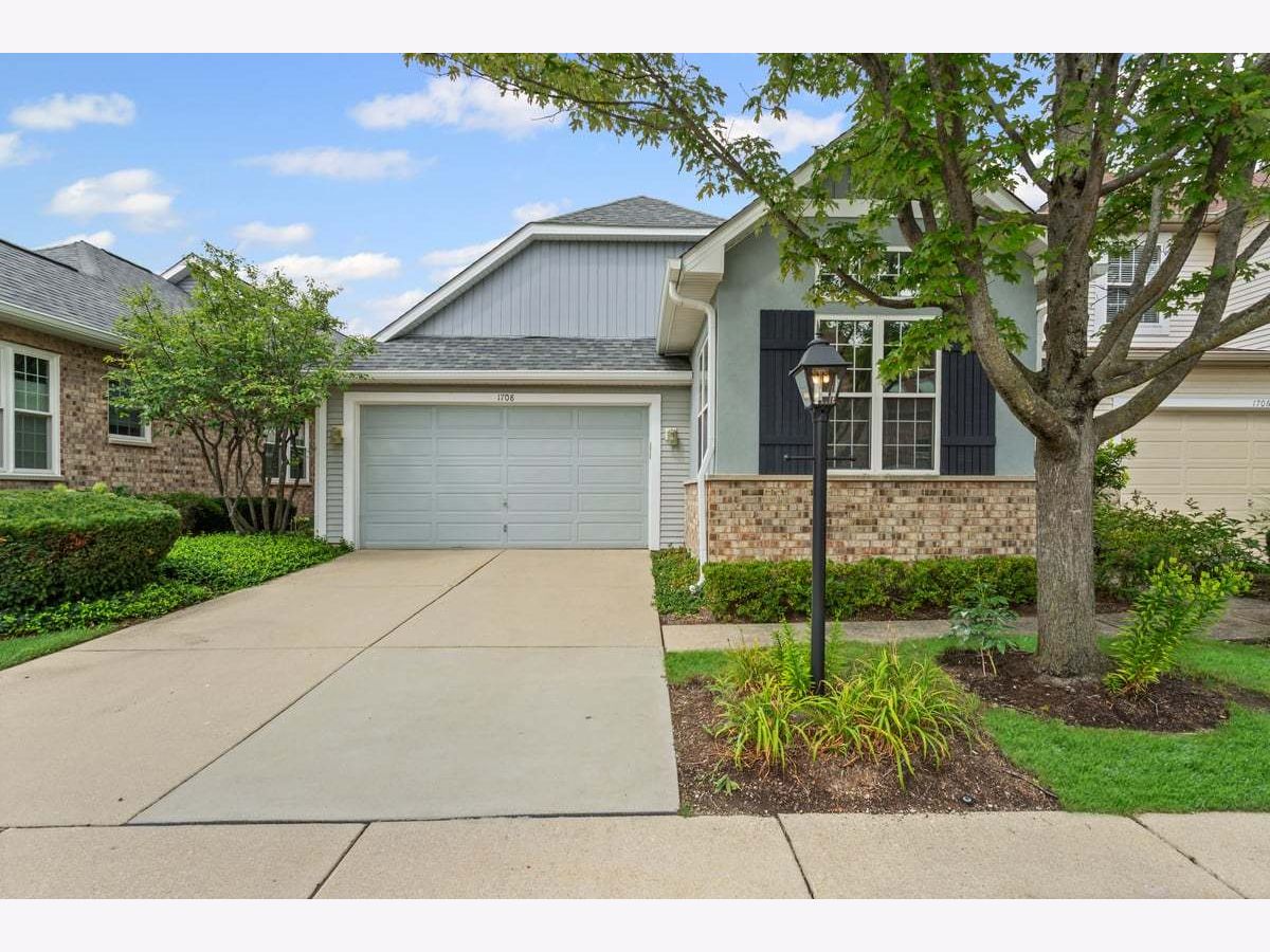  For Sale Oakbrook Terrace Illinois, 1708 Fairfax Lane