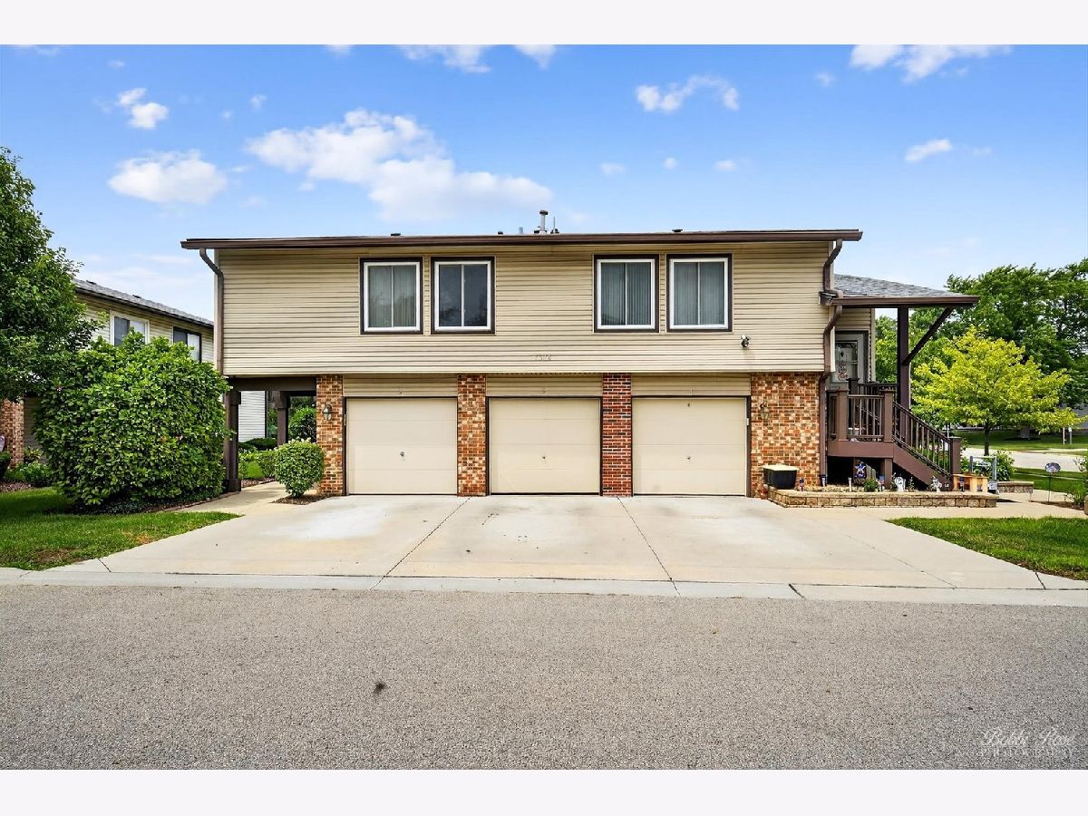  For Sale Hanover Park Illinois, 1316 Kingsbury Drive