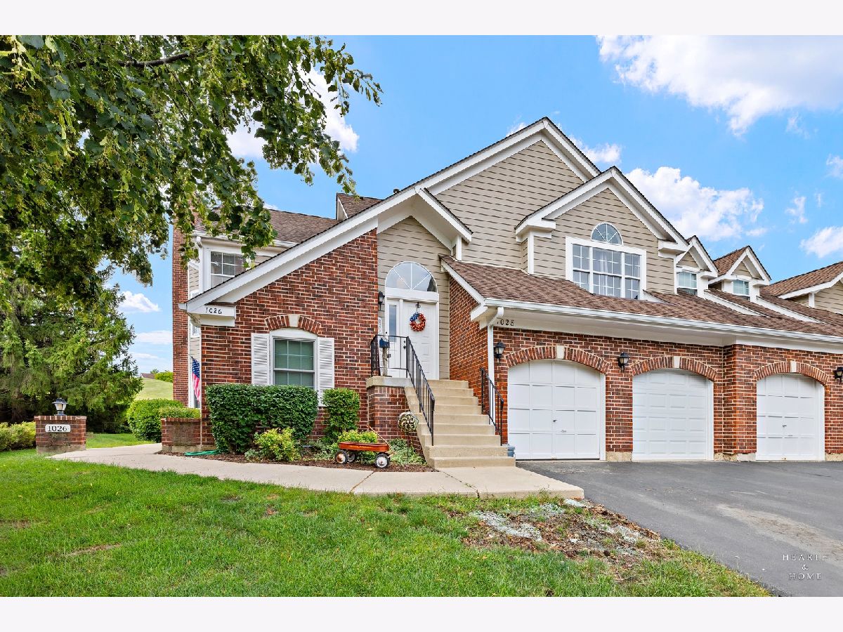 Townhomes & Homes For Sale Highlands Algonquin Illinois, 1028 Interloch Court