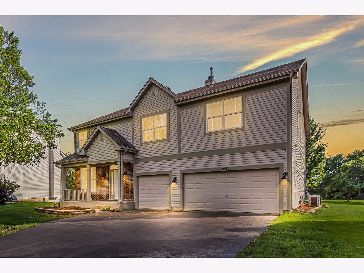 Homes & Townhomes Sold Lakewood Grove Round Lake Illinois, 2054 Jonathan