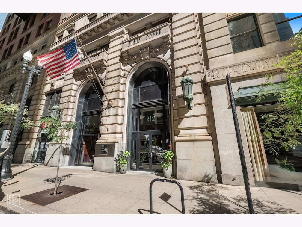  Rented Chicago Illinois, 212 Washington