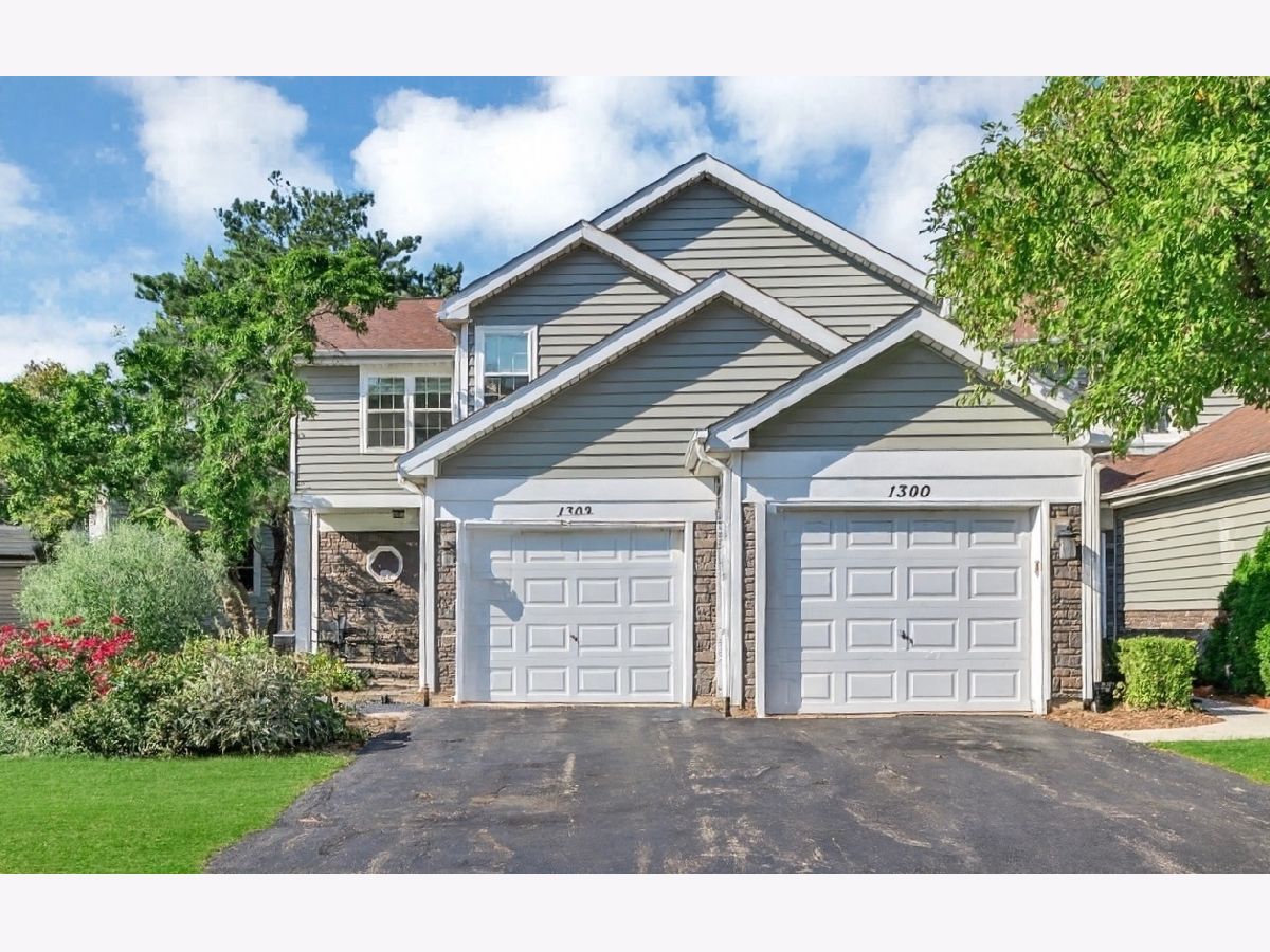 Townhomes & Condos For Sale Wellington Court Schaumburg Illinois, 1300 Cranbrook Drive