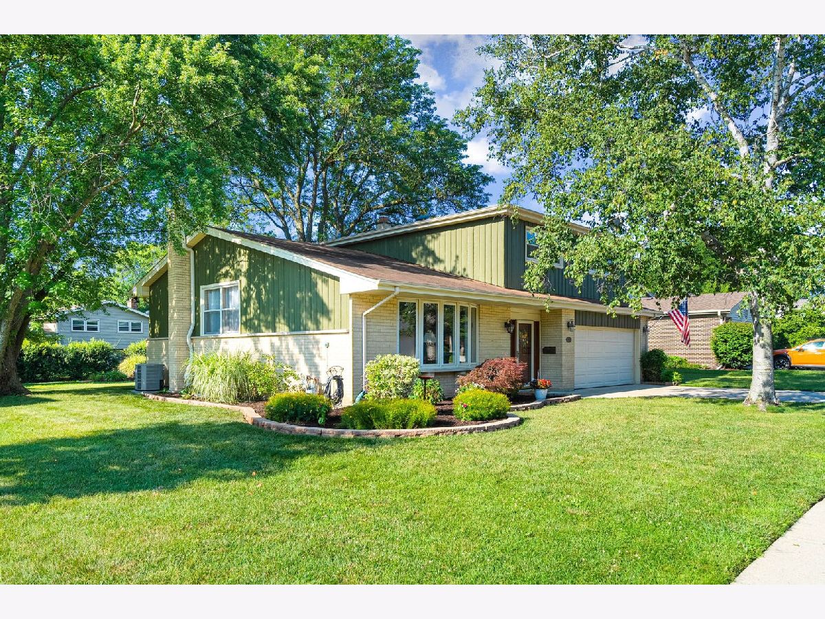 Homes For Sale Ivy Hill East Arlington Heights Illinois, 2143 Peachtree Lane
