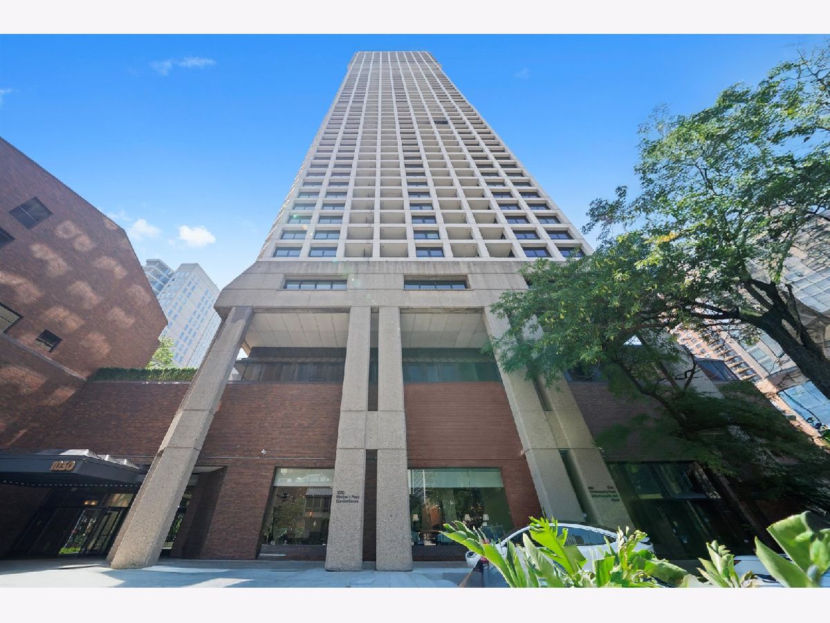 Condos & Townhomes Rented Newberry Plaza Chicago Illinois, 1030 State