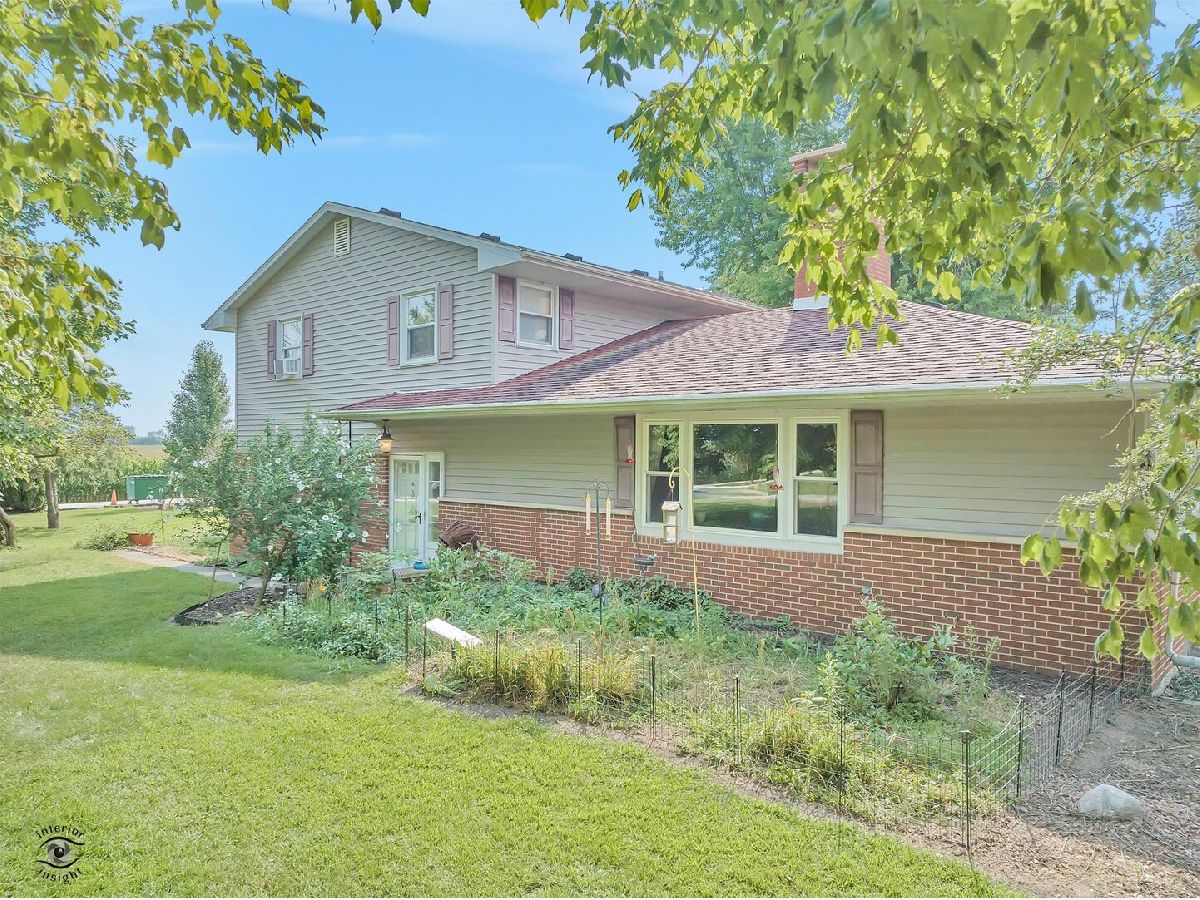  For Sale Watseka Illinois, 2318 1470 North Road
