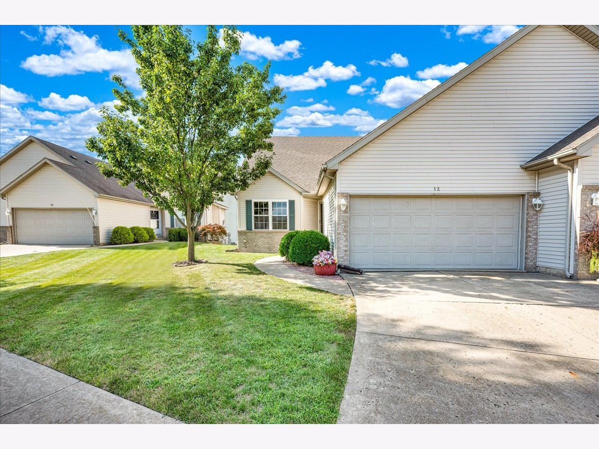  For Sale Bloomington Illinois, 12 Ashling Court