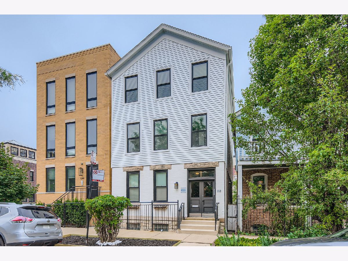  Sold Chicago Illinois, 1242 Huron