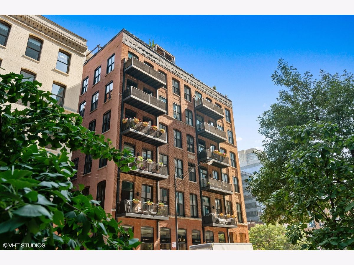 Condos & Townhomes For Sale Lofts On West Hubbard Chicago Illinois, 154 Hubbard Street