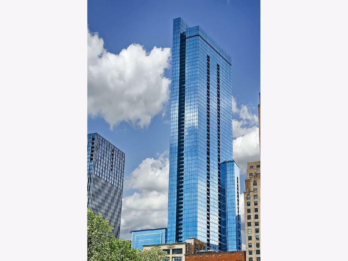 Condominiums For Sale The Legacy At Millennium Park Chicago Illinois, 60 Monroe Street