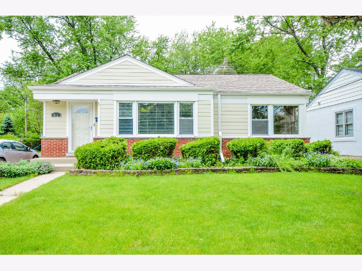  For Rent Glen Ellyn Illinois, 812 Highland