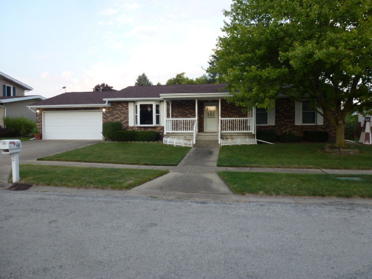 For Sale Clinton Illinois, 68 Somerset Drive