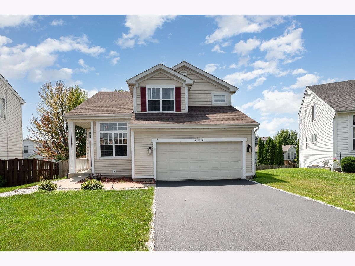 Townhomes & Homes For Sale Remington Lakes Crest Hill Illinois, 20517 Superior Court