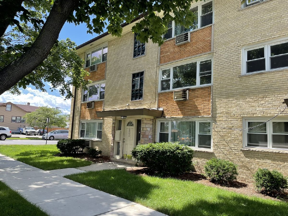Rented Chicago Illinois, 2802 Rutherford