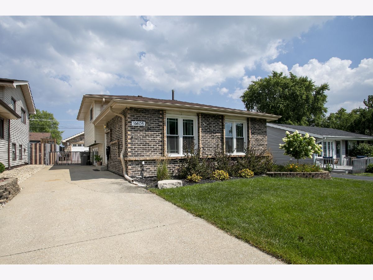 For Sale Orland Hills Illinois, 16805 Hilltop Avenue