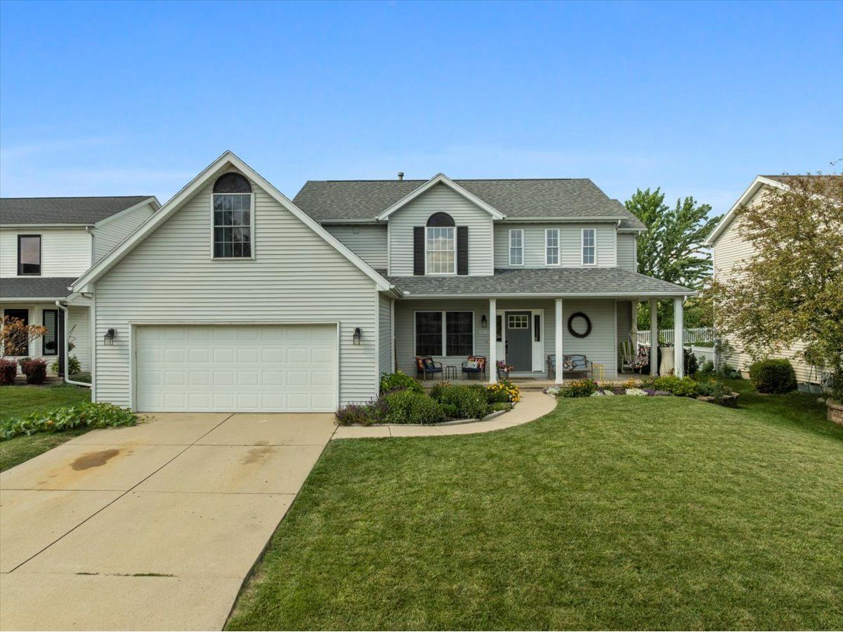 Homes & Condos & Townhomes For Sale Tramore Normal Illinois, 1318 Shannon Drive