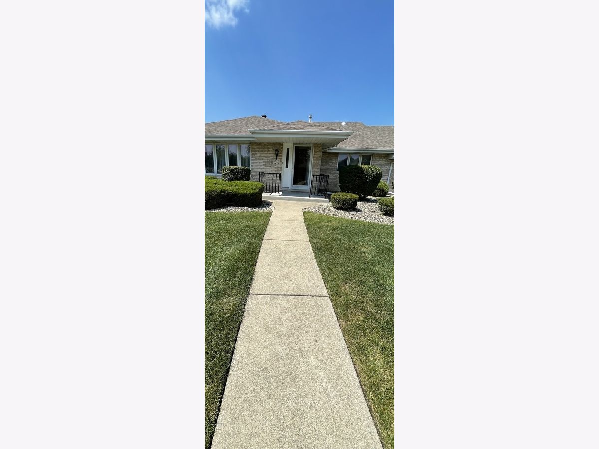 Townhomes & Condos & Homes For Sale Eagle Ridge Orland Park Illinois, 17816 New Hampshire Court