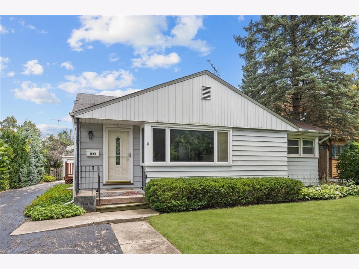 For Sale Lake Forest Illinois, 1551 Mckinley Road