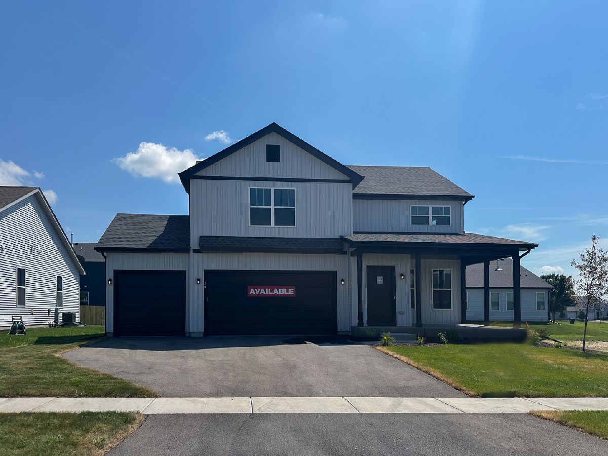  For Sale Cortland Illinois, 20 Sandalwood Avenue