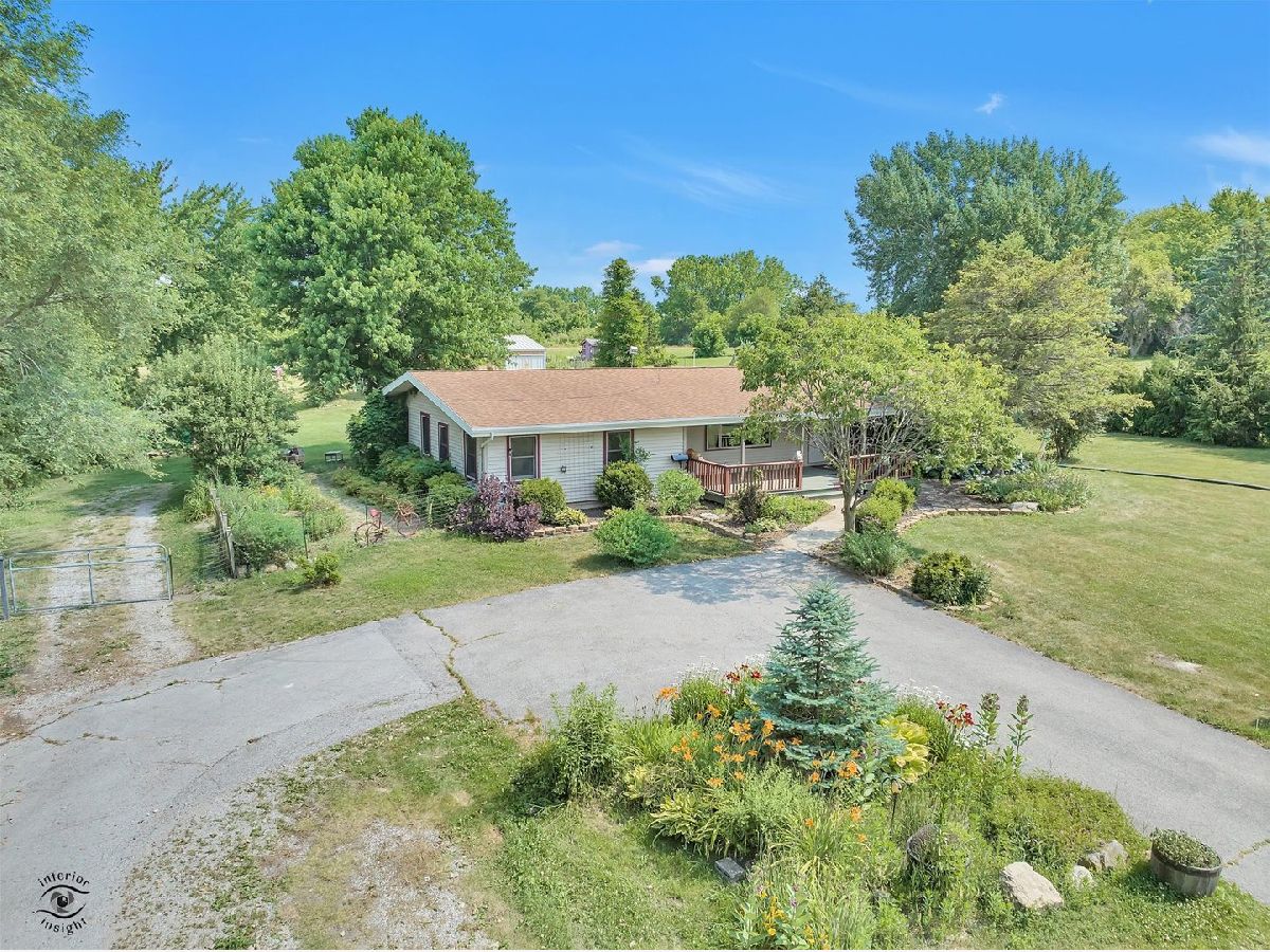  For Sale Grant Park Illinois, 944 County Line Road