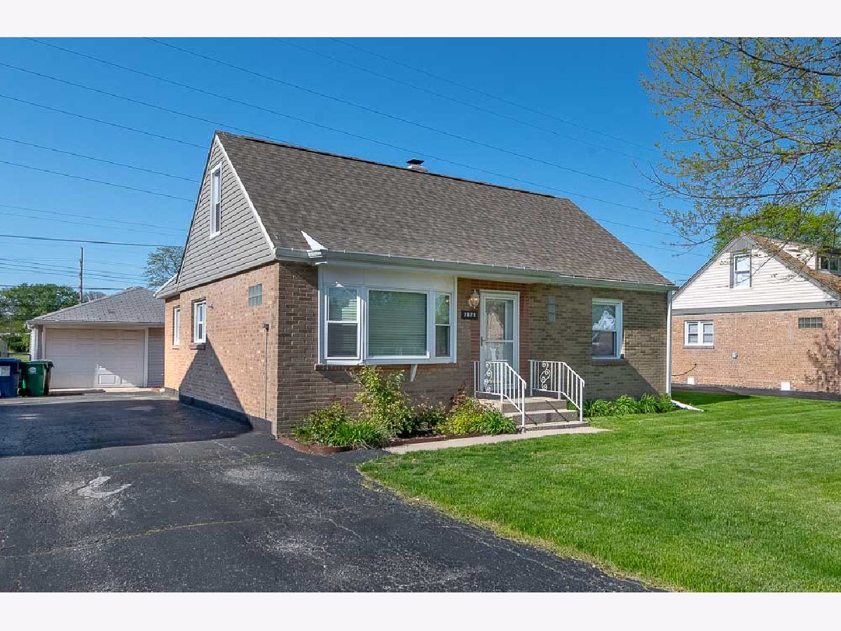  For Sale Bridgeview Illinois, 7828 Suburban Lane