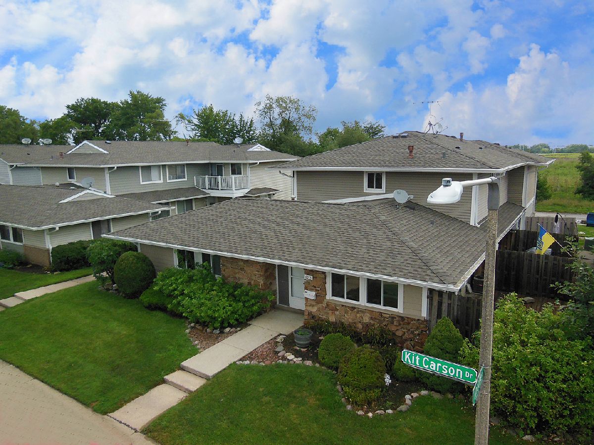 Townhomes & Condos For Sale Fremont Junction Hanover Park Illinois, 6035 Kit Carson Drive