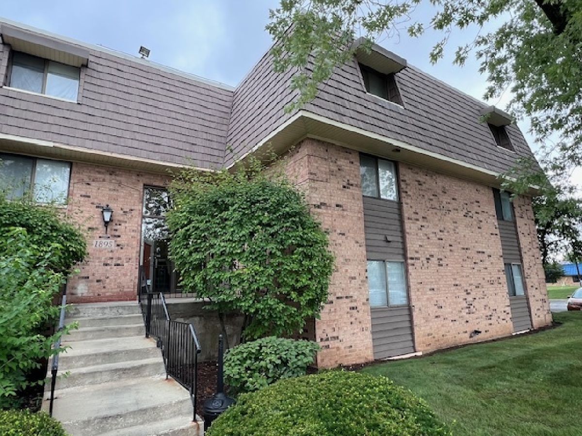 For Sale Aurora Illinois, 1895 Tall Oaks Drive