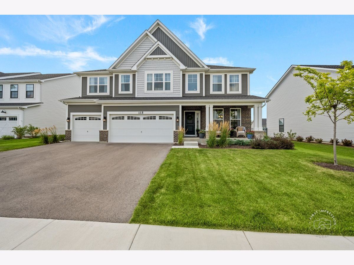 Homes For Sale Piper Glen Oswego Illinois, 115 Piper Glen Avenue