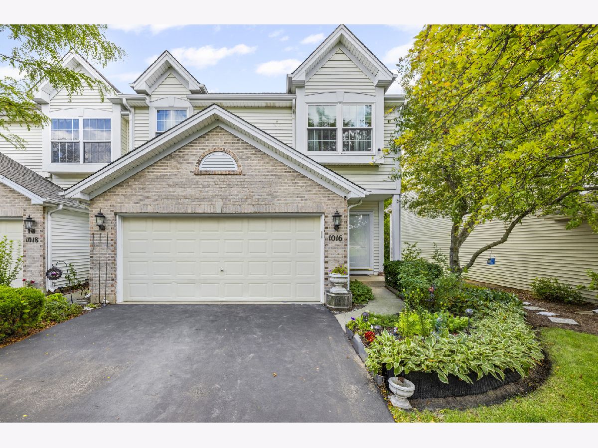  For Sale Lake In The Hills Illinois, 1016 Viewpoint Drive