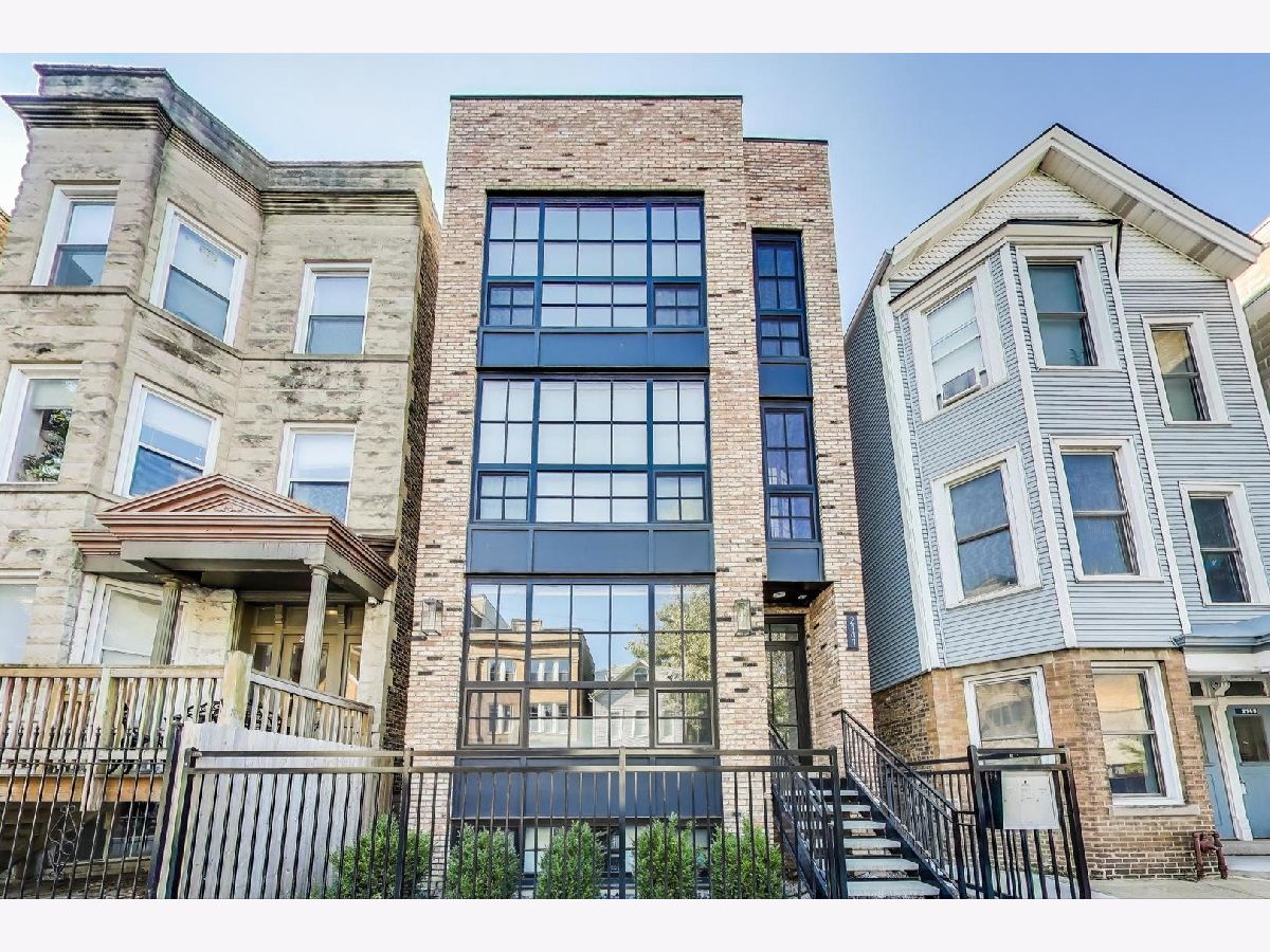  Sold Chicago Illinois, 2141 Belmont