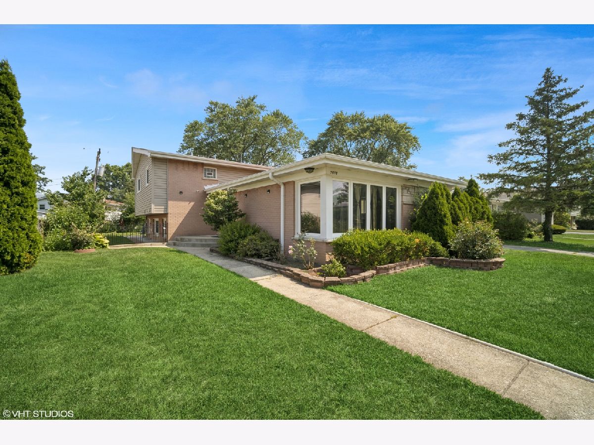 For Rent Morton Grove Illinois, 7618 Beckwith