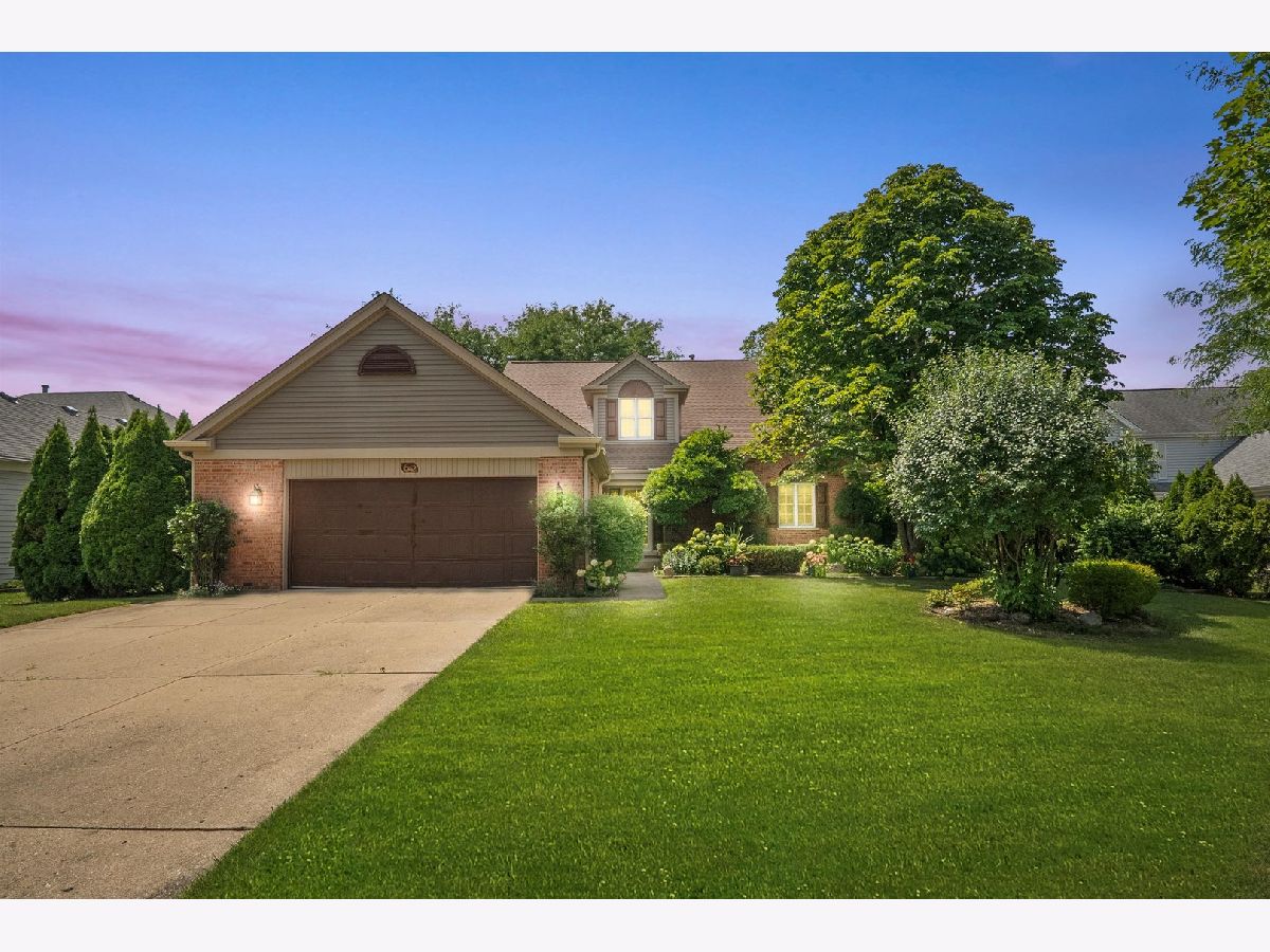 Homes For Sale Heatherstone Palatine Illinois, 642 Victoria Drive