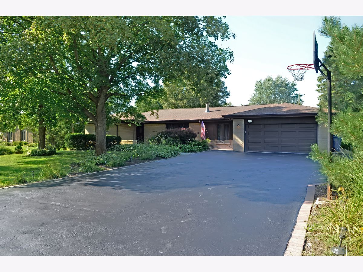  For Sale Medinah Illinois, 22W368 Glendale