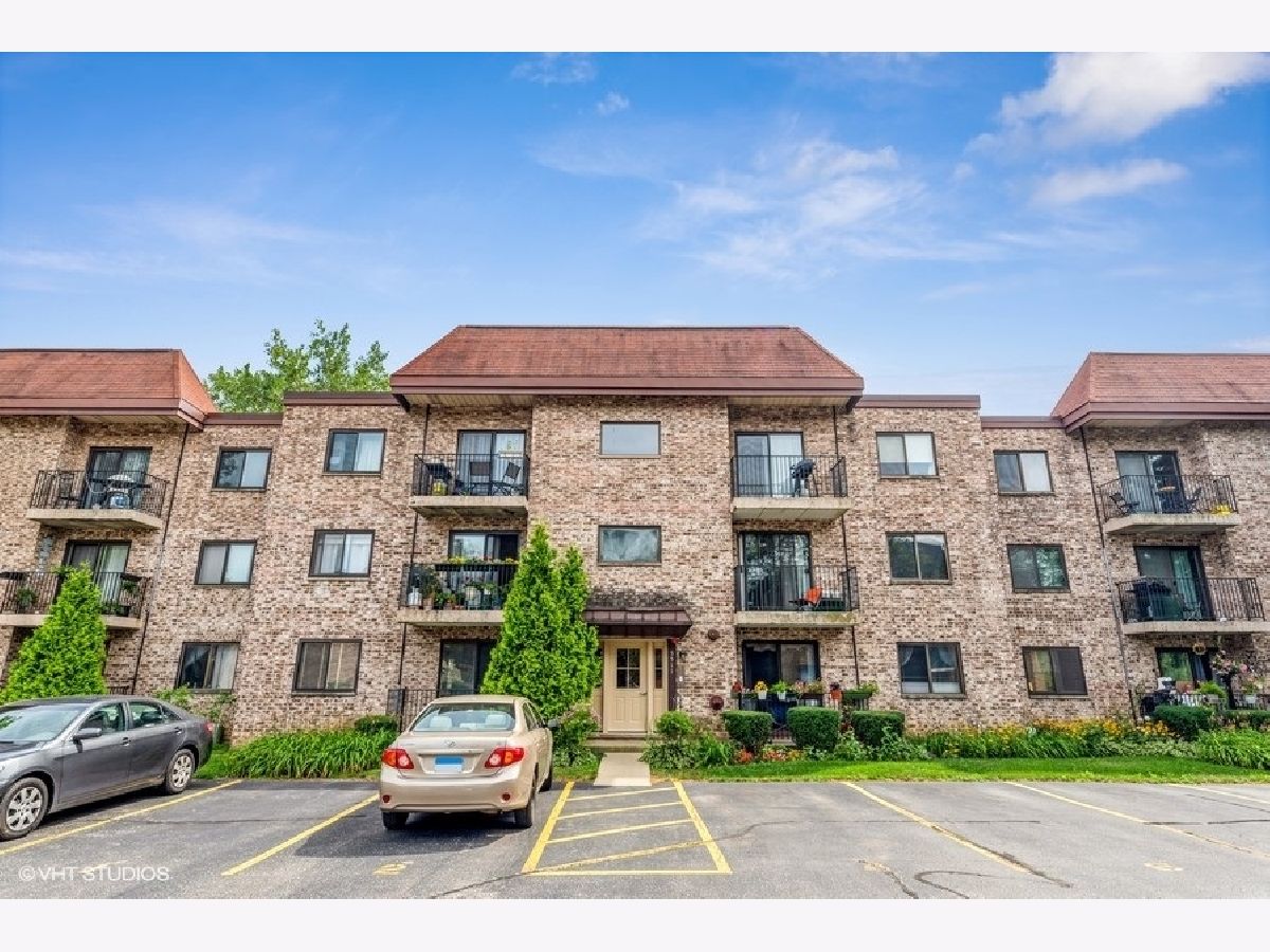  Rented Rolling Meadows Illinois, 5511 Chateau