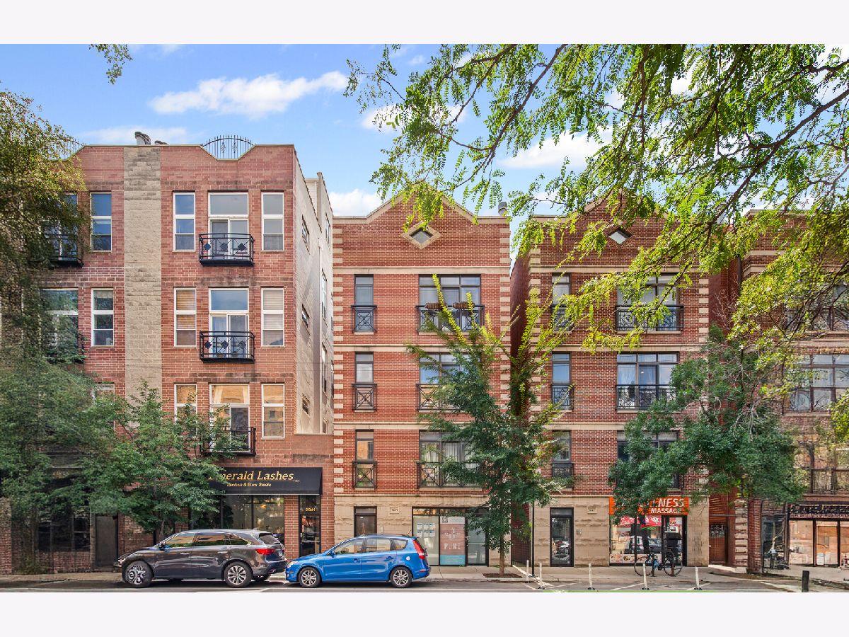  For Sale Chicago Illinois, 2043 Belmont Avenue