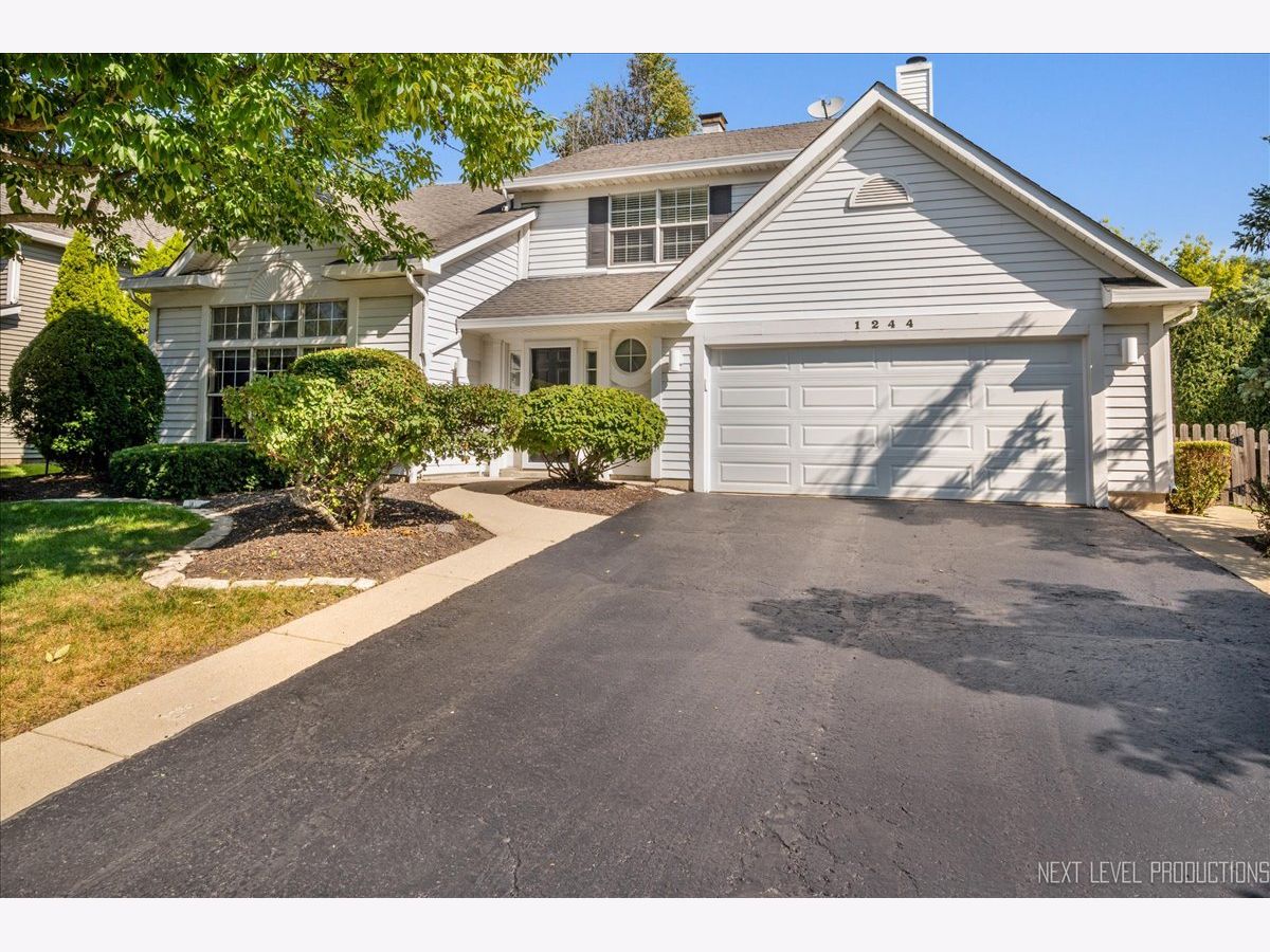 Homes & Townhomes & Condos For Sale Woodland Hills Bartlett Illinois, 1244 Churchill Road