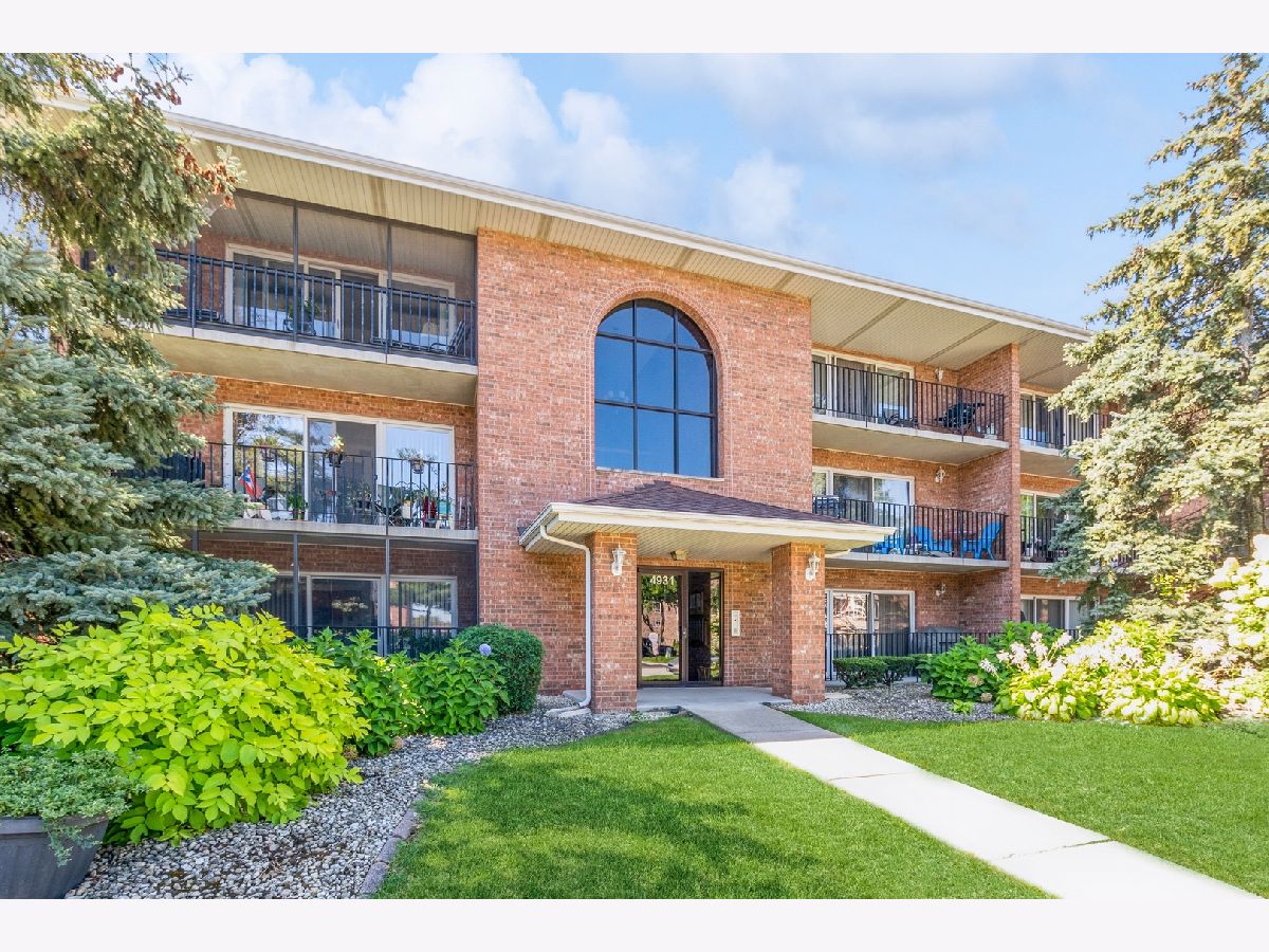  For Sale Crestwood Illinois, 4931 Circle Drive