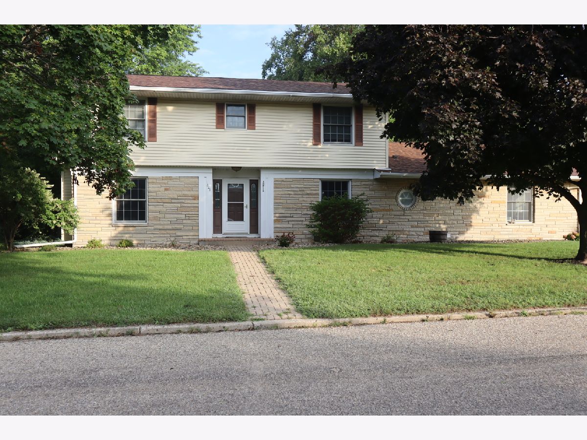  Sold Walnut Illinois, 301 Centennial Circle